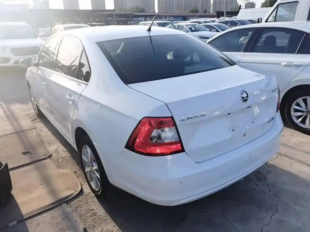 Rapid 2015 1.6L Automatic Smart Selection Model — миниатюра 5