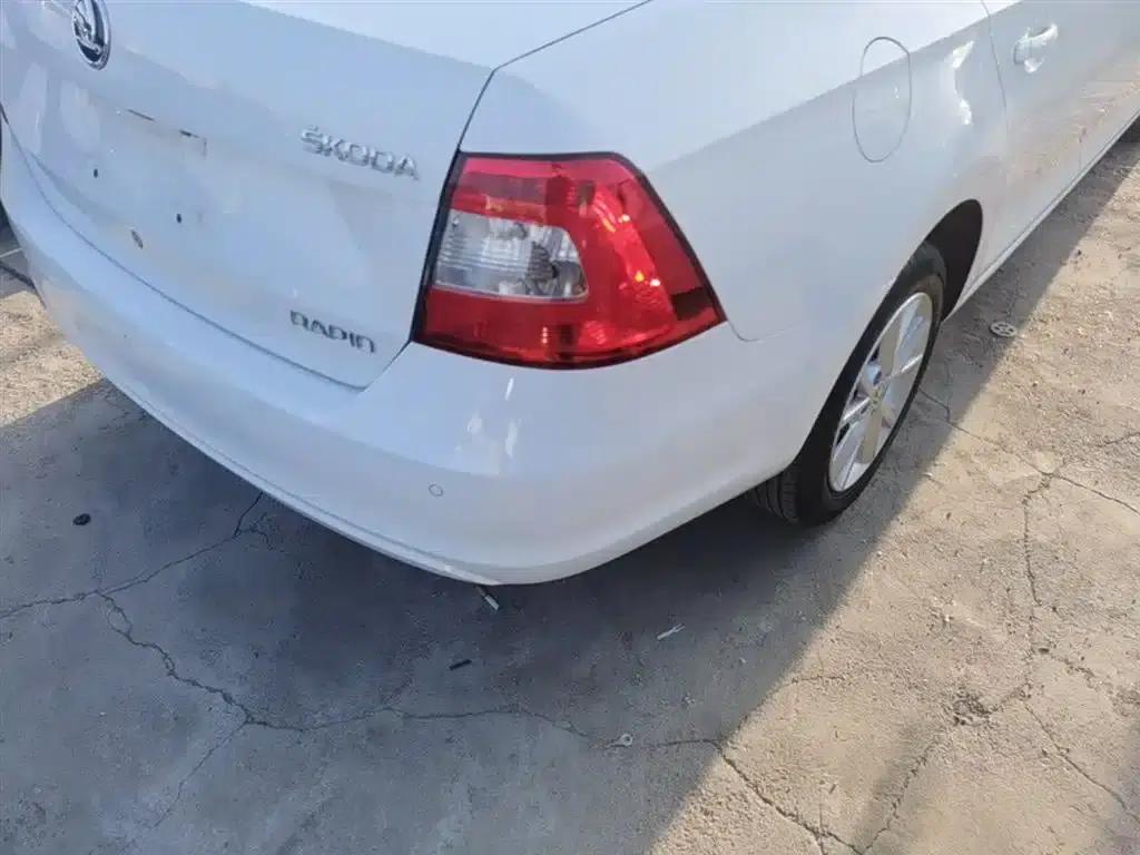Rapid 2015 1.6L Automatic Smart Selection Model — миниатюра 8