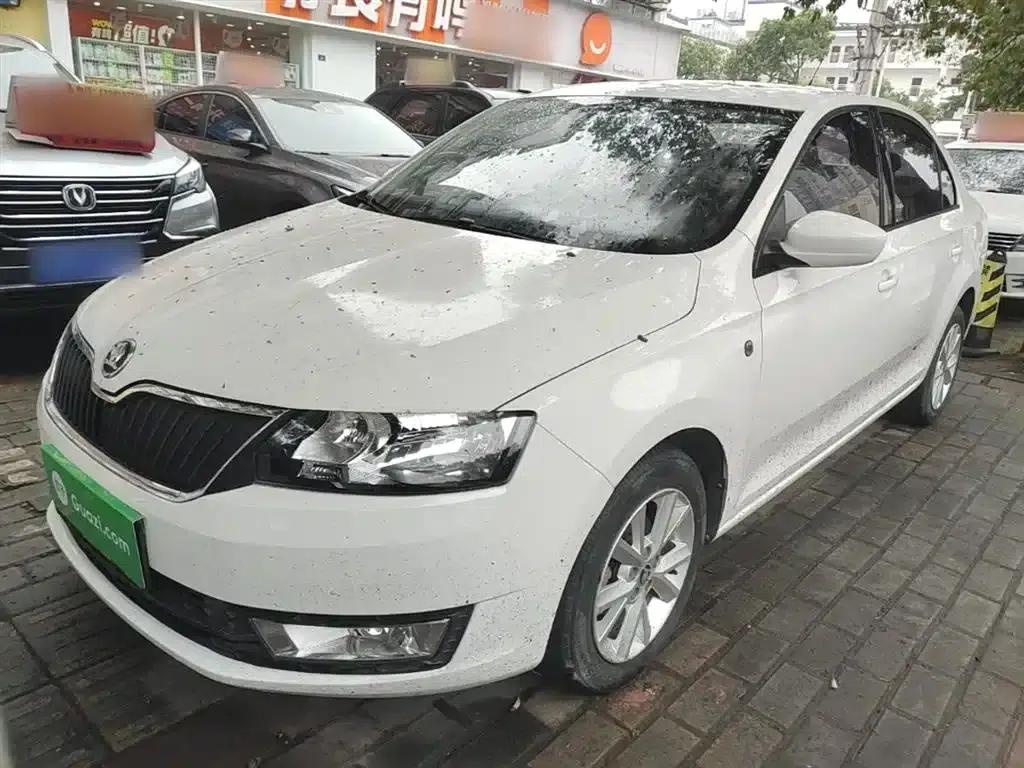 Rapid 2016 1.6L Automatic Comfort Edition — миниатюра 1