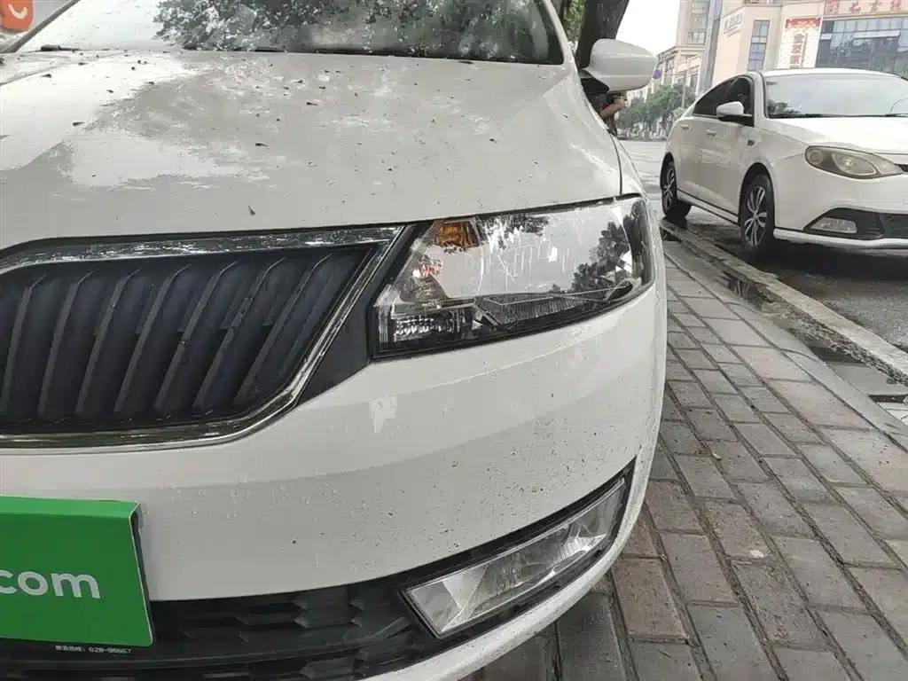 Rapid 2016 1.6L Automatic Comfort Edition — миниатюра 24