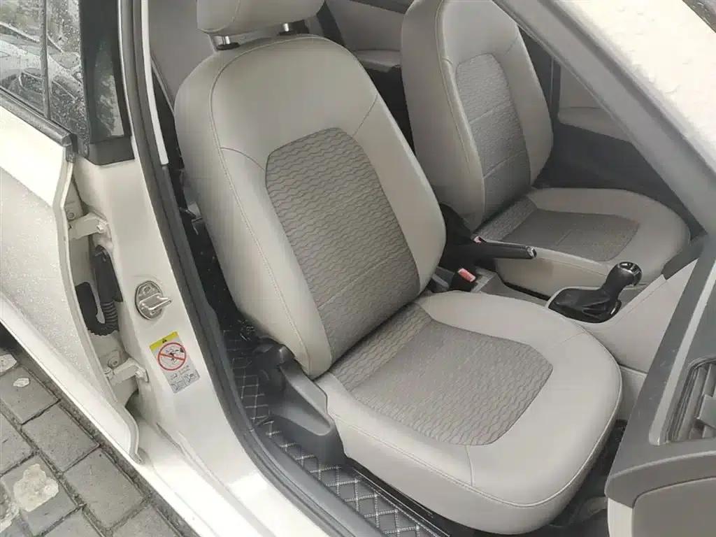 Rapid 2016 1.6L Automatic Comfort Edition — миниатюра 25