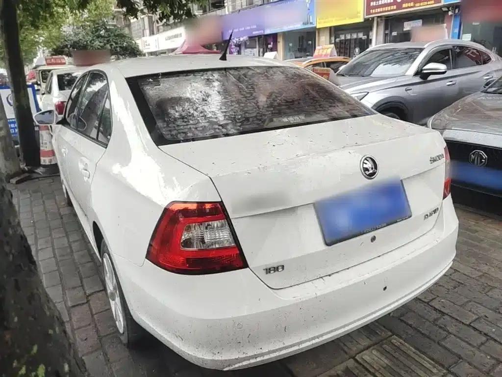 Rapid 2016 1.6L Automatic Comfort Edition — миниатюра 5