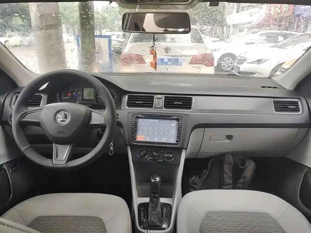Rapid 2016 1.6L Automatic Comfort Edition — миниатюра 10
