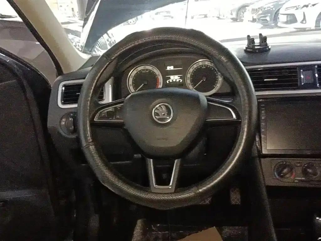 Rapid 2018 1.6L Automatic Comfort Edition — миниатюра 11