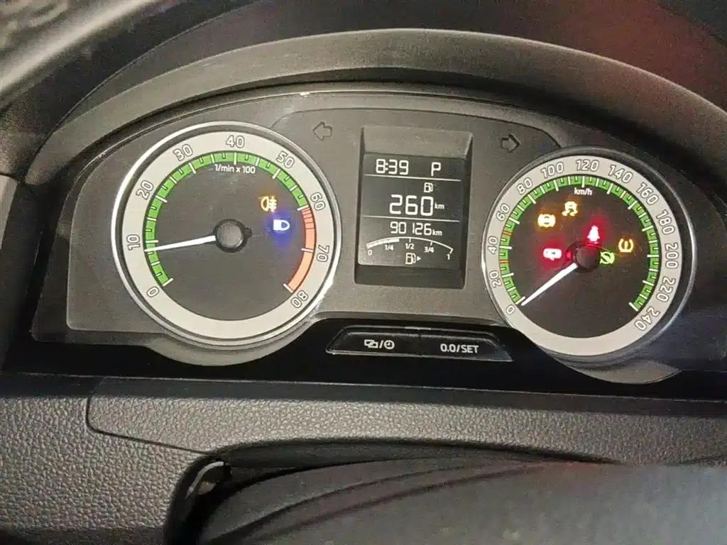 Rapid 2018 1.6L Automatic Comfort Edition — миниатюра 12