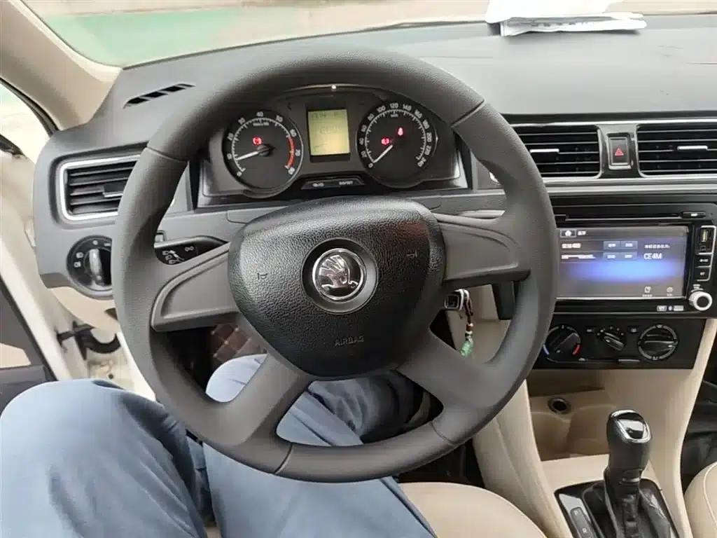Rapid 2013 1.6L Automatic Smart Selection Model — миниатюра 11