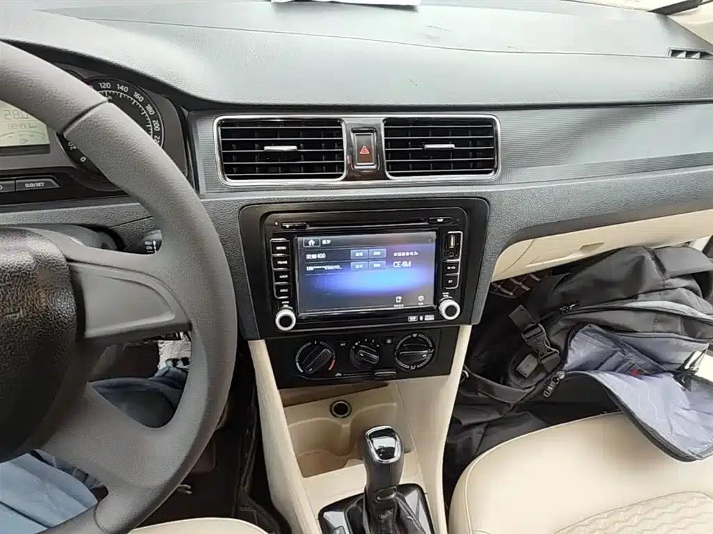 Rapid 2013 1.6L Automatic Smart Selection Model — миниатюра 13
