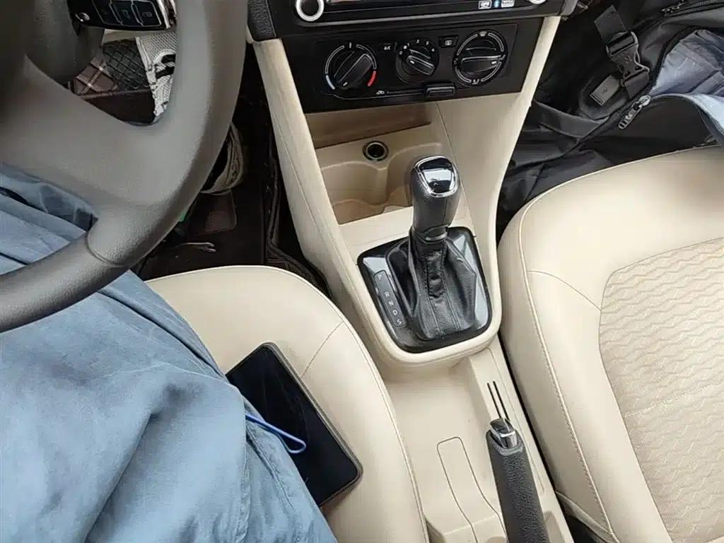 Rapid 2013 1.6L Automatic Smart Selection Model — миниатюра 14