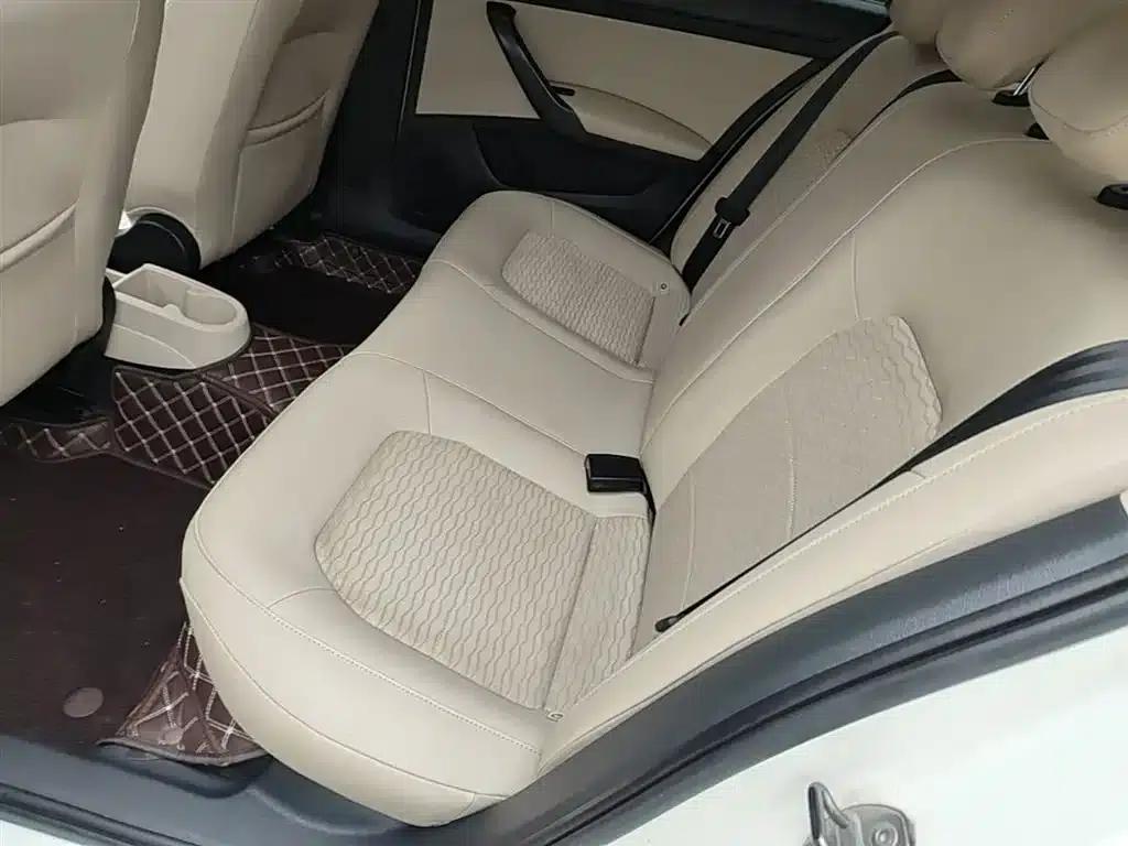 Rapid 2013 1.6L Automatic Smart Selection Model — миниатюра 17