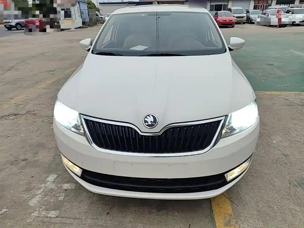 Rapid 2013 1.6L Automatic Smart Selection Model — миниатюра 3