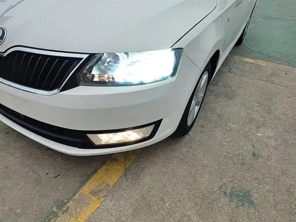 Rapid 2013 1.6L Automatic Smart Selection Model — миниатюра 24