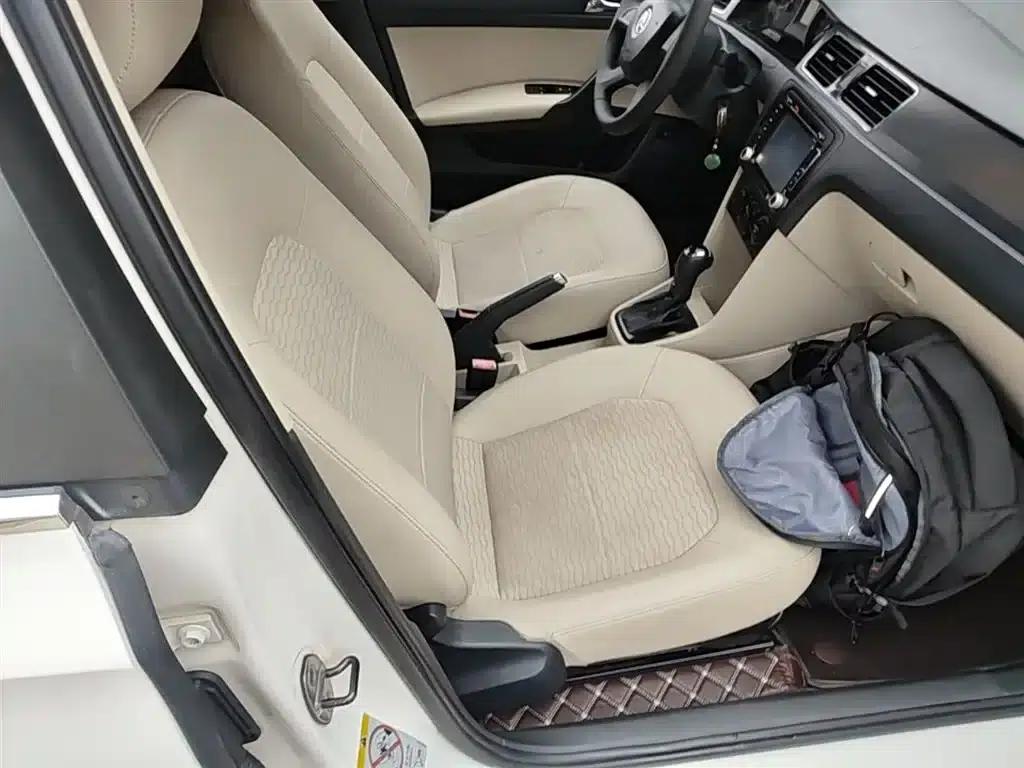 Rapid 2013 1.6L Automatic Smart Selection Model — миниатюра 25