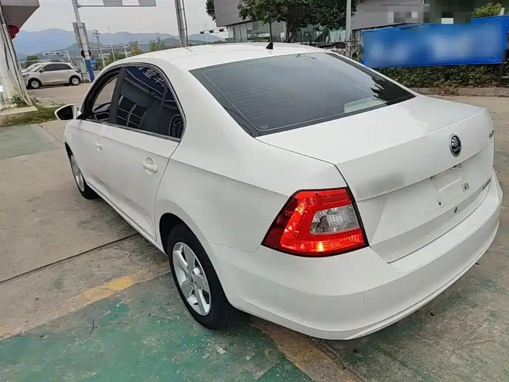 Rapid 2013 1.6L Automatic Smart Selection Model — миниатюра 5