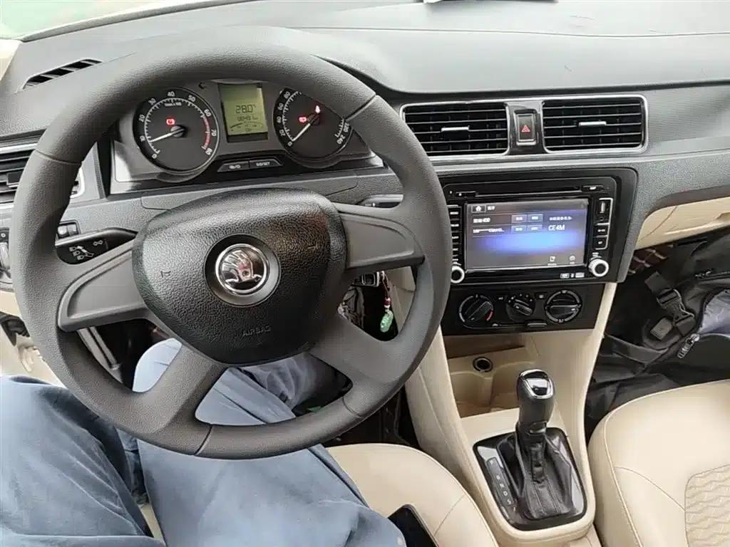 Rapid 2013 1.6L Automatic Smart Selection Model — миниатюра 10