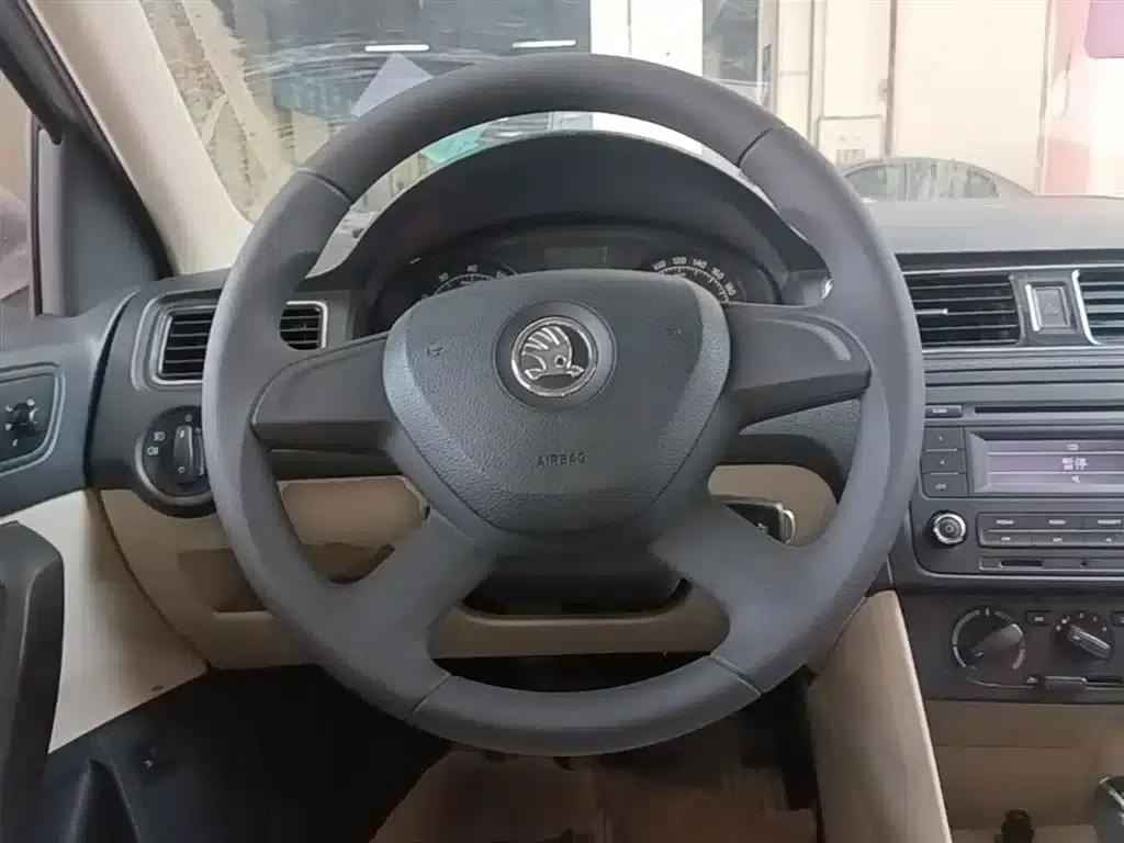Rapid 2013 1.6L Automatic Smart Selection Model — миниатюра 11