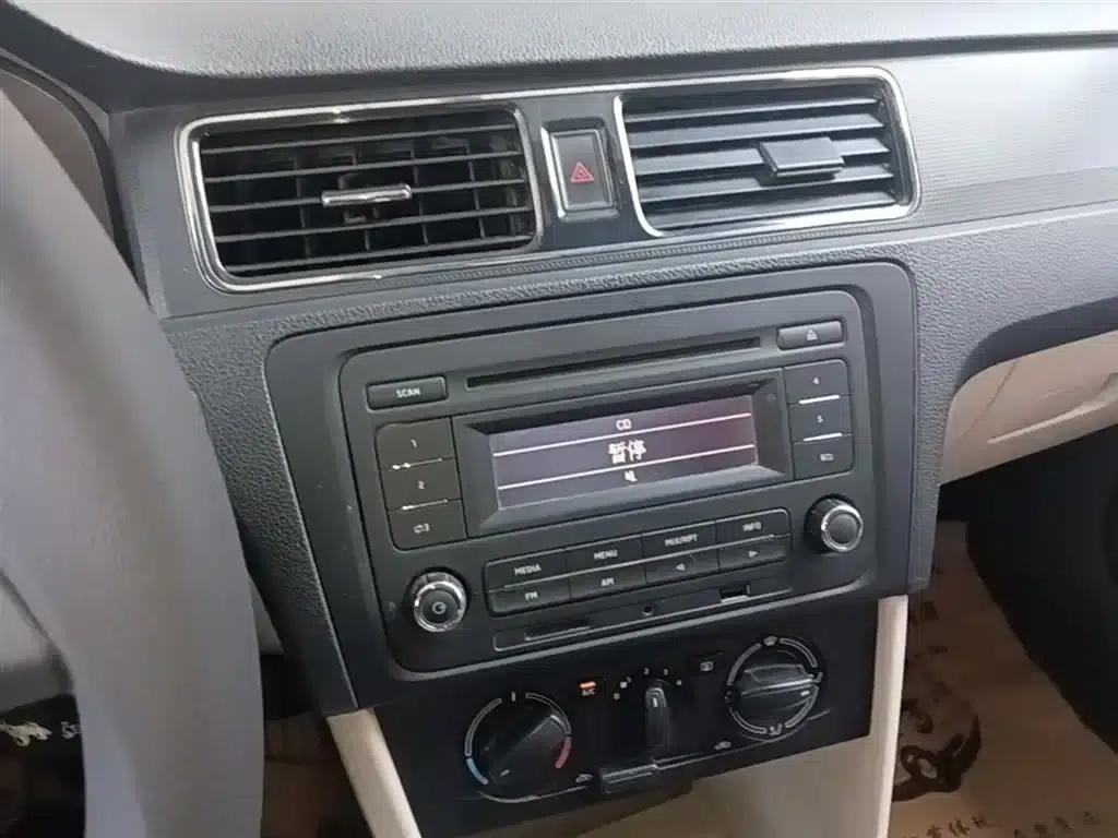 Rapid 2013 1.6L Automatic Smart Selection Model — миниатюра 13
