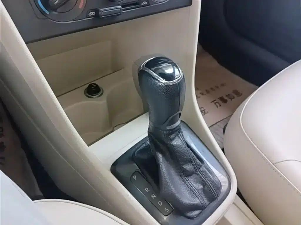 Rapid 2013 1.6L Automatic Smart Selection Model — миниатюра 14