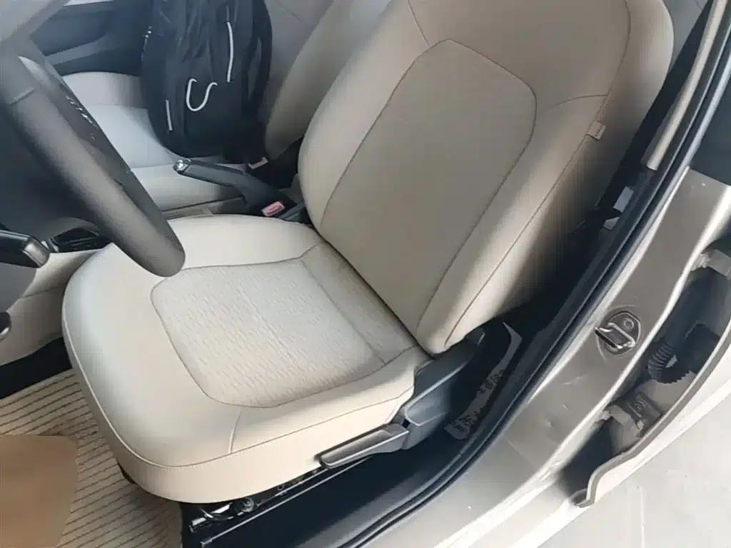 Rapid 2013 1.6L Automatic Smart Selection Model — миниатюра 15