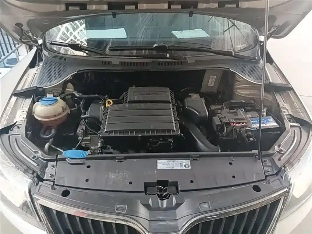Rapid 2013 1.6L Automatic Smart Selection Model — миниатюра 20