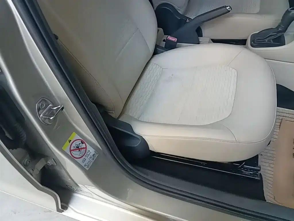 Rapid 2013 1.6L Automatic Smart Selection Model — миниатюра 25