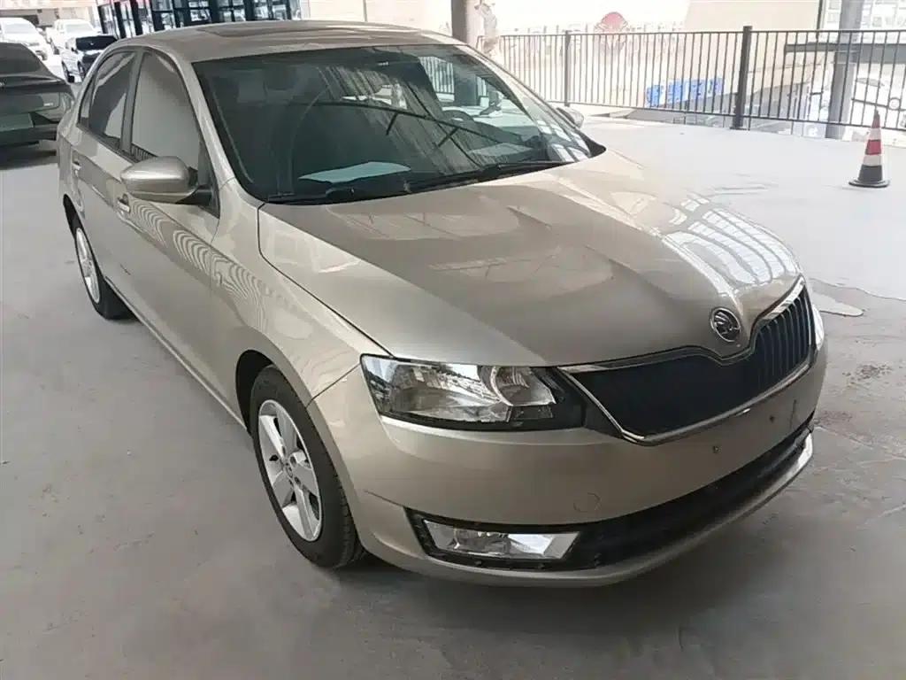 Rapid 2013 1.6L Automatic Smart Selection Model — миниатюра 4