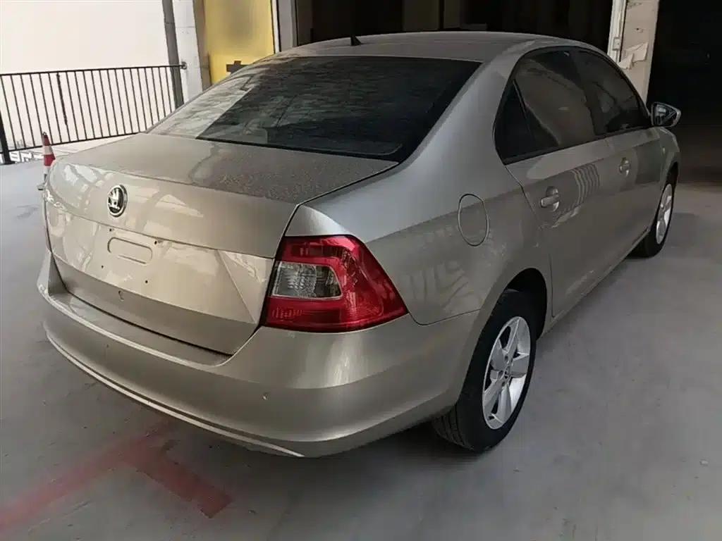 Rapid 2013 1.6L Automatic Smart Selection Model — миниатюра 7