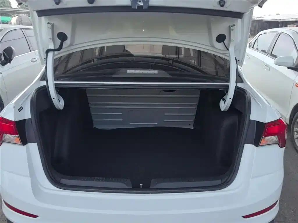 Rapid 2020 1.5L Manual Standard Edition — миниатюра 19