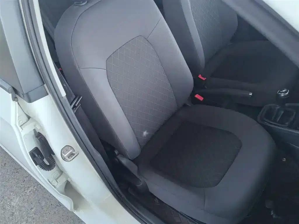 Rapid 2020 1.5L Manual Standard Edition — миниатюра 25