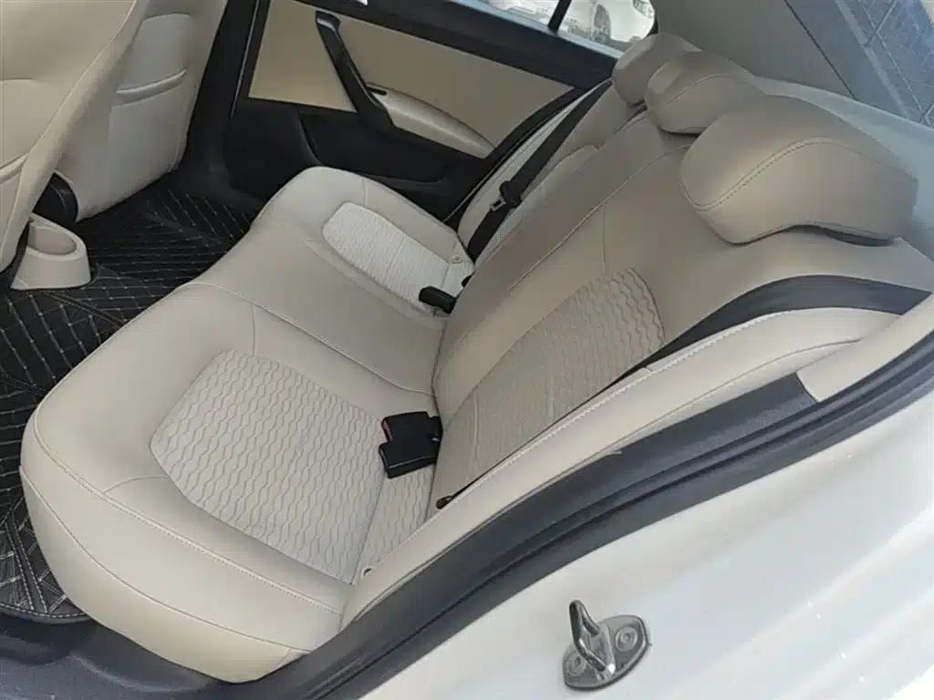 Rapid 2013 1.6L Automatic Smart Selection Model — миниатюра 13