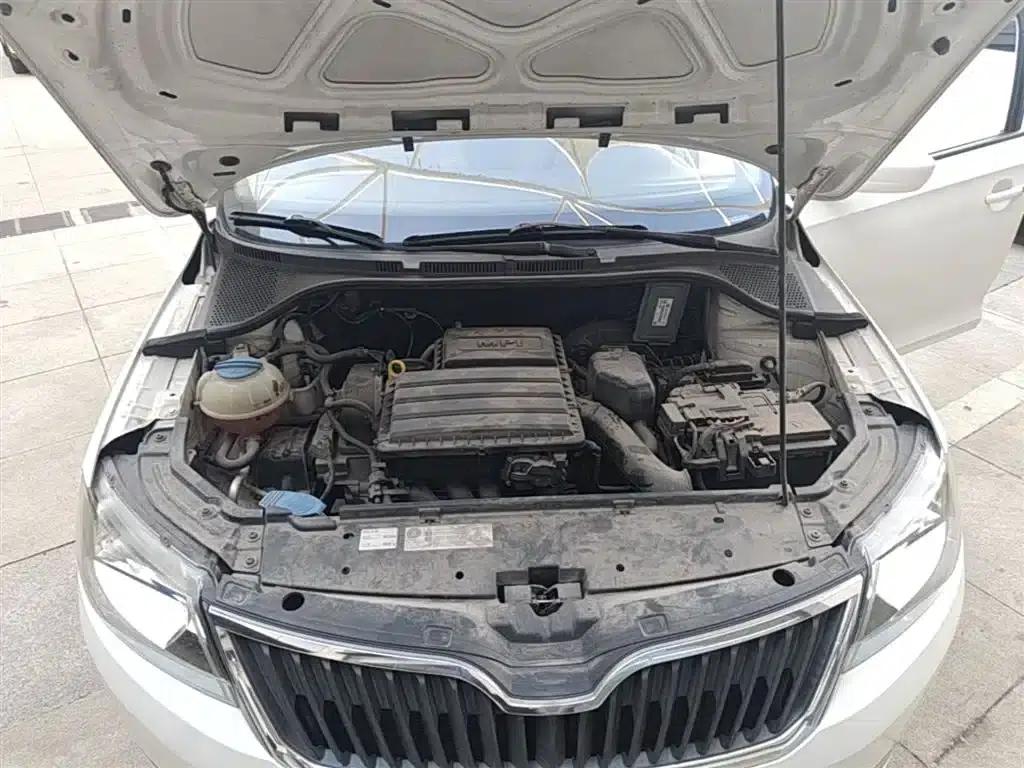 Rapid 2013 1.6L Automatic Smart Selection Model — миниатюра 16