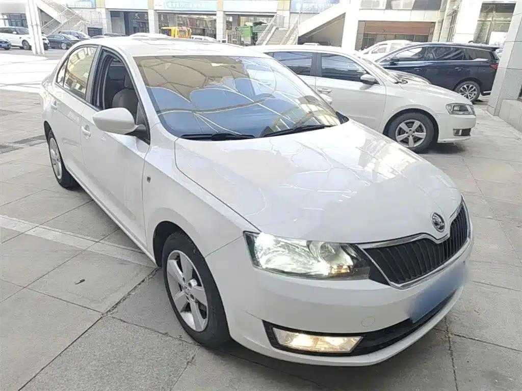 Rapid 2013 1.6L Automatic Smart Selection Model — миниатюра 22