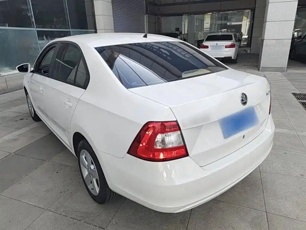 Rapid 2013 1.6L Automatic Smart Selection Model — миниатюра 23