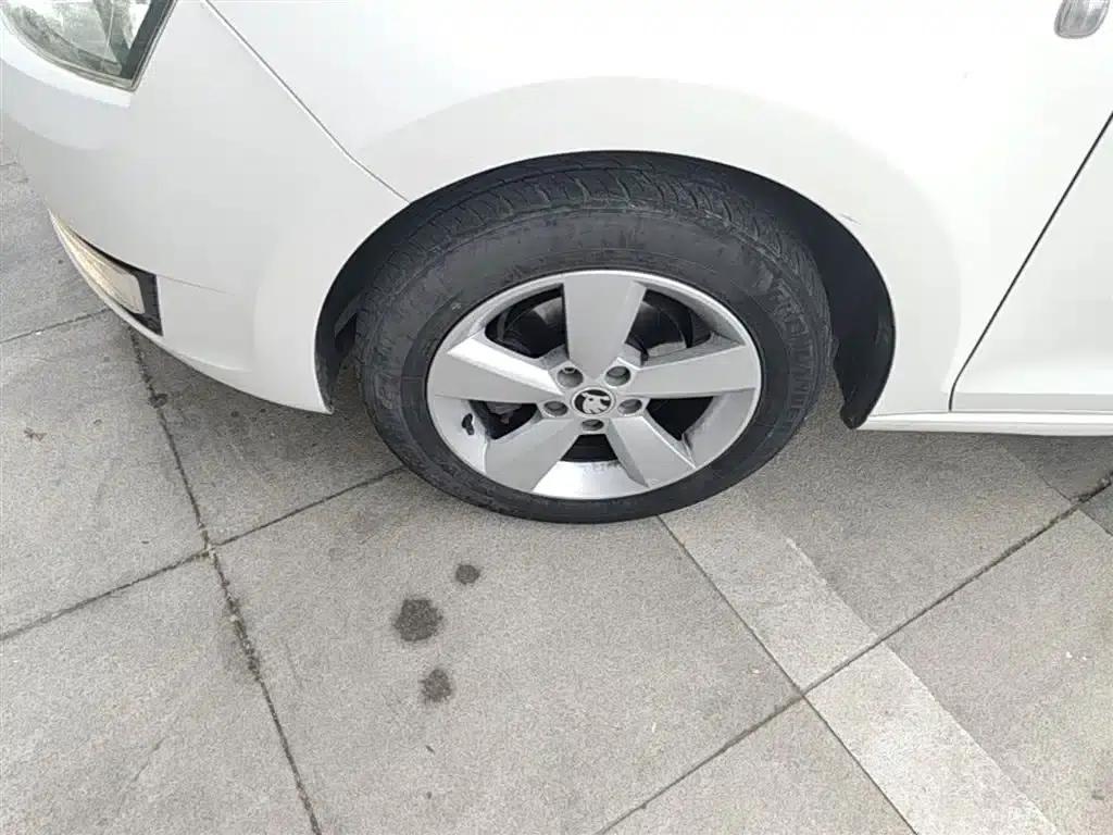 Rapid 2013 1.6L Automatic Smart Selection Model — миниатюра 25