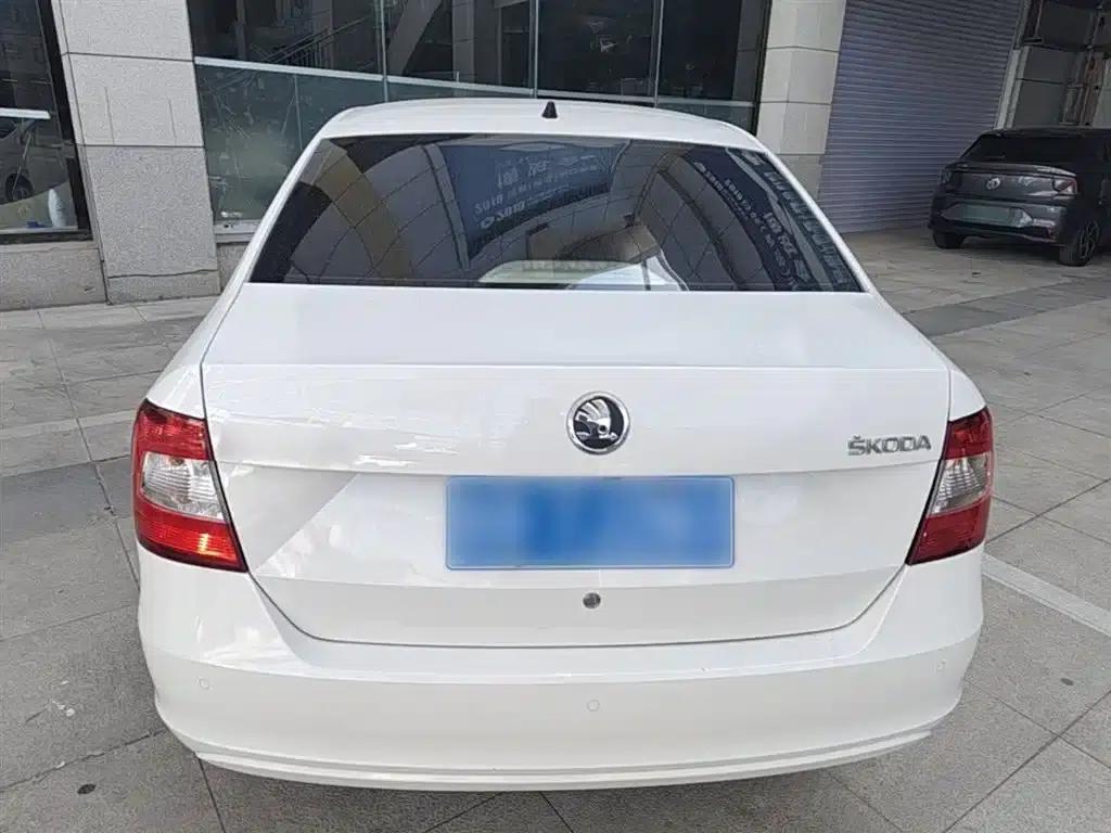 Rapid 2013 1.6L Automatic Smart Selection Model — миниатюра 4