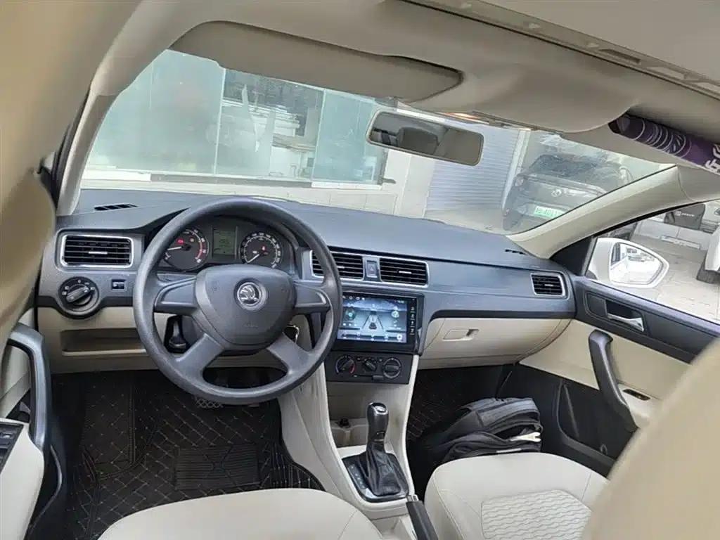 Rapid 2013 1.6L Automatic Smart Selection Model — миниатюра 6