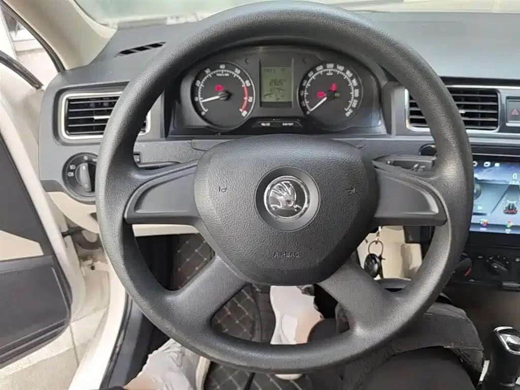 Rapid 2013 1.6L Automatic Smart Selection Model — миниатюра 7