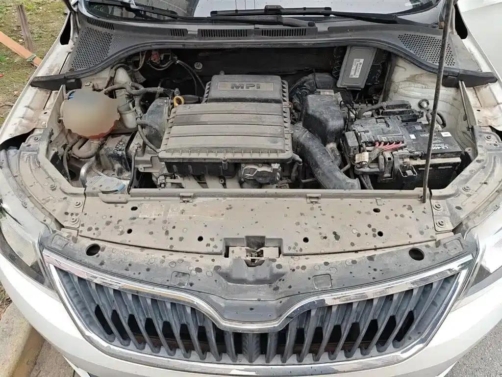 Rapid 2015 1.6L Automatic Smart Selection Model — миниатюра 11