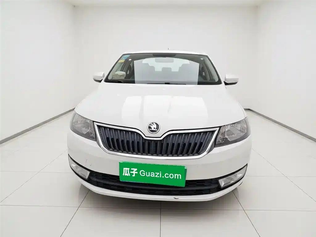 Rapid 2015 1.6L Automatic Smart Selection Model — миниатюра 24