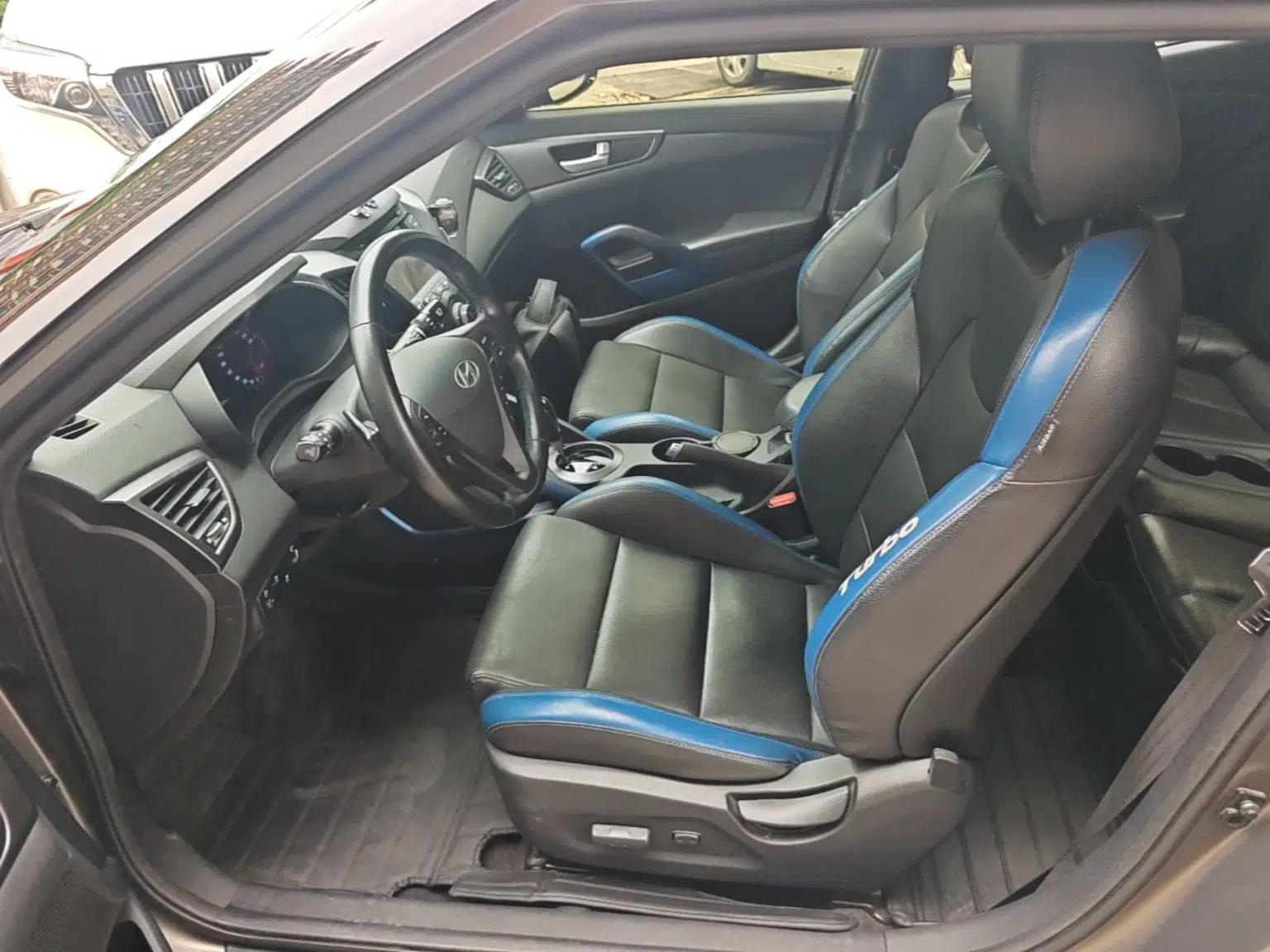 Hyundai Veloster 2015 1.6T Automatic Luxury Edition — миниатюра 18