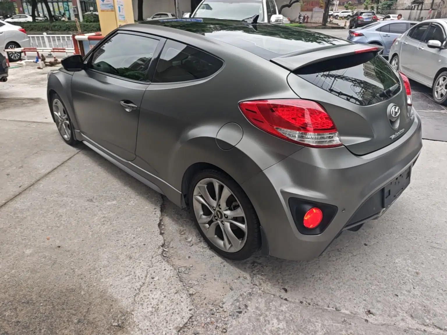 Hyundai Veloster 2015 1.6T Automatic Luxury Edition — миниатюра 4