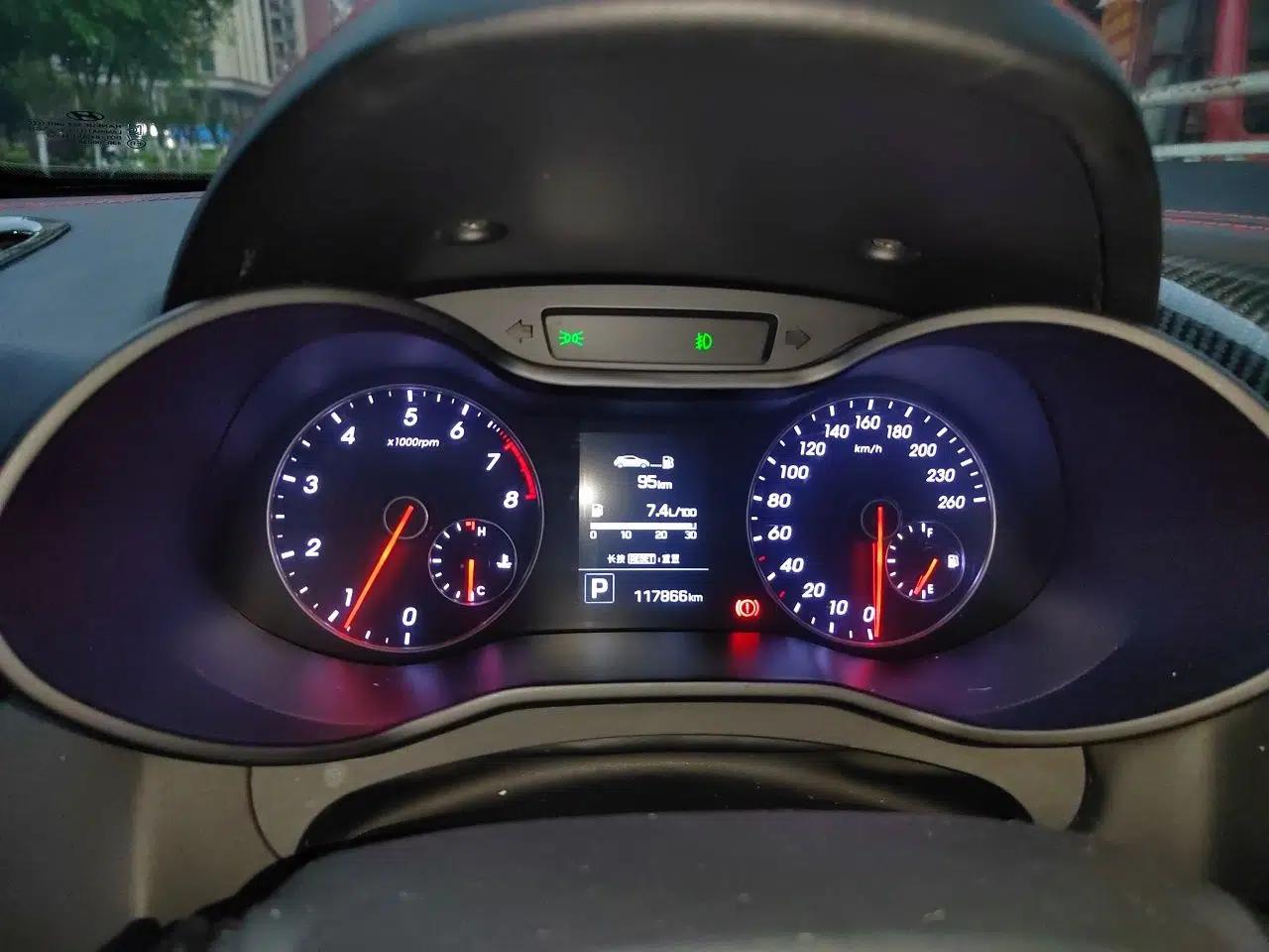 Hyundai Veloster 2015 1.6T Automatic Luxury Edition — миниатюра 12