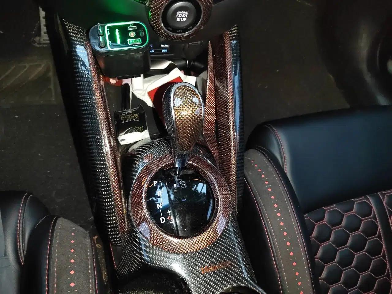 Hyundai Veloster 2015 1.6T Automatic Luxury Edition — миниатюра 15