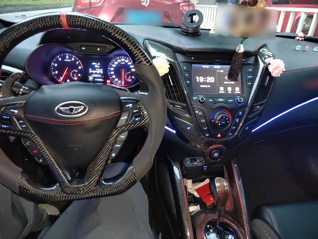 Hyundai Veloster 2015 1.6T Automatic Luxury Edition — миниатюра 10