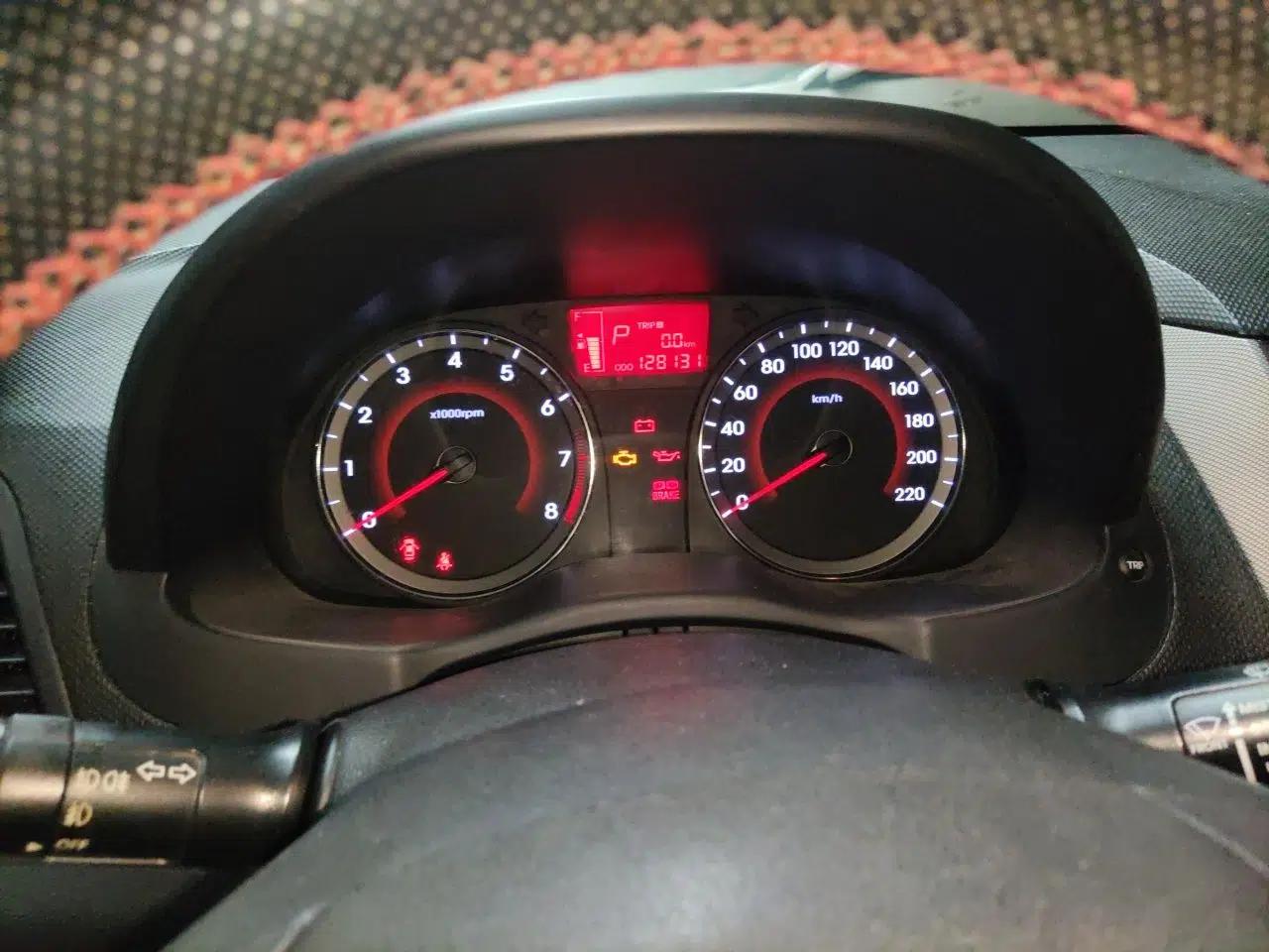 Hyundai Verna Ray 2014 1.4L Automatic GLX — миниатюра 12