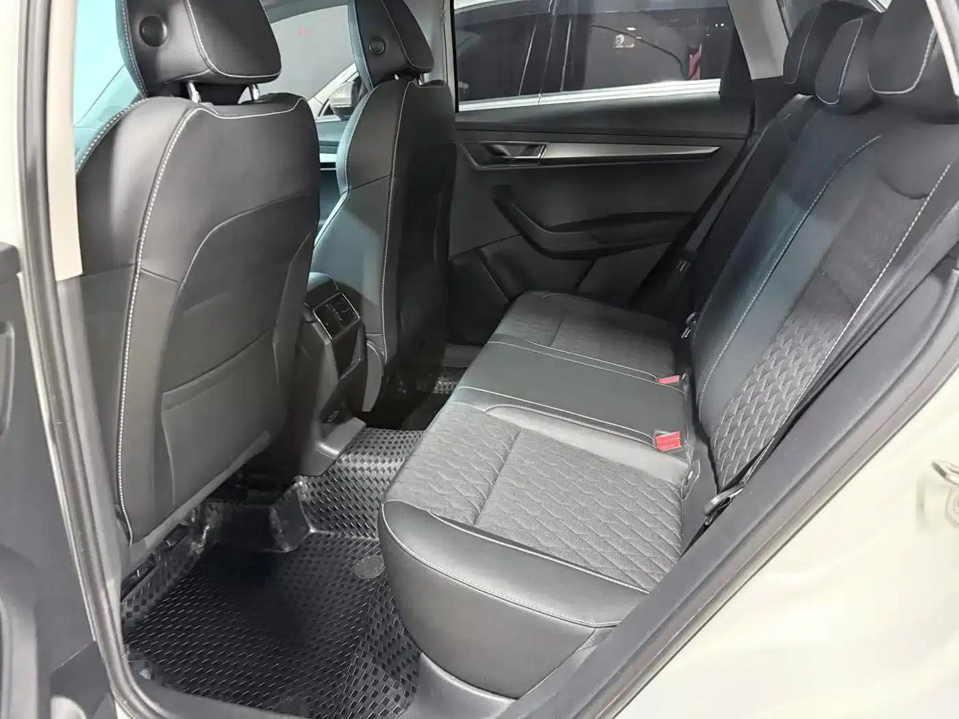Karoq 2018 TSI280 Luxury Edition (National V Emission Standard) — миниатюра 12