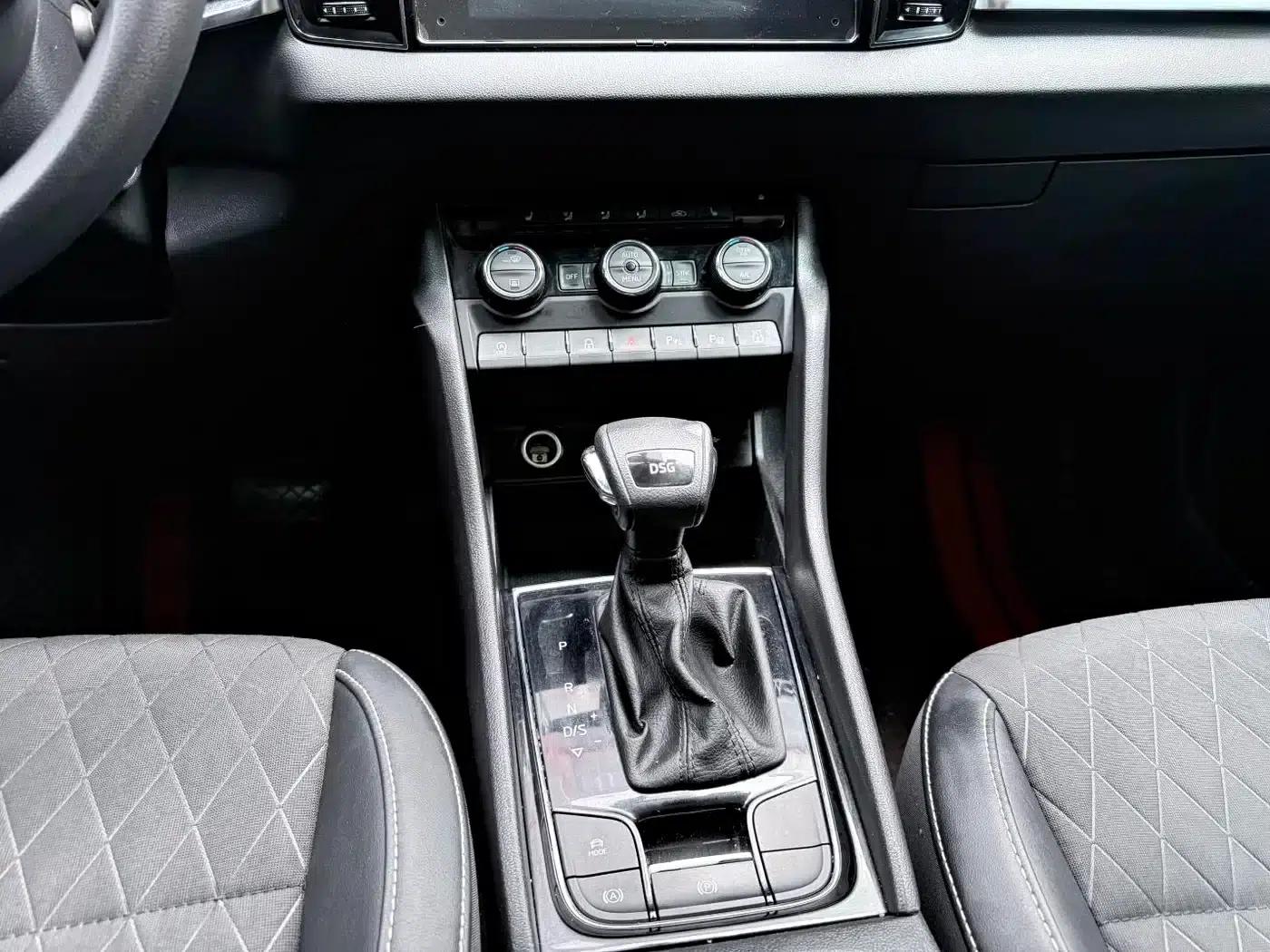 Karoq 2019 TSI280 Smart Luxury Edition (National V Emission Standard) — миниатюра 17