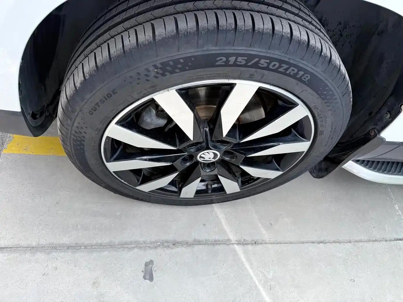 Karoq 2019 TSI280 Smart Luxury Edition (National V Emission Standard) — миниатюра 7