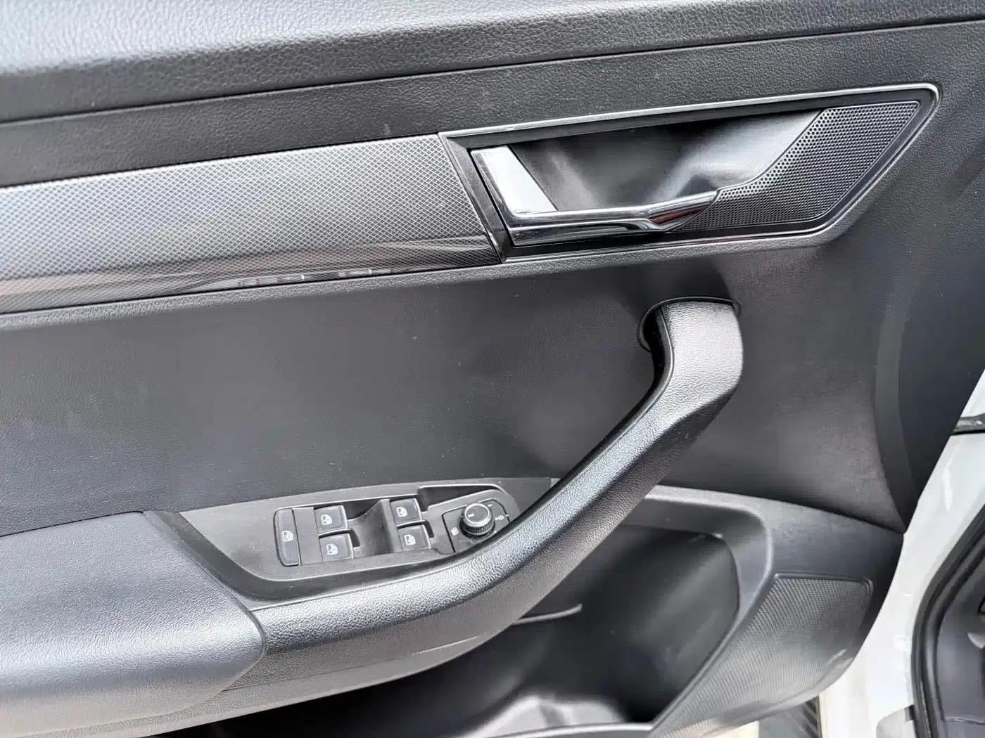 Karoq 2019 TSI280 Smart Luxury Edition (National V Emission Standard) — миниатюра 8