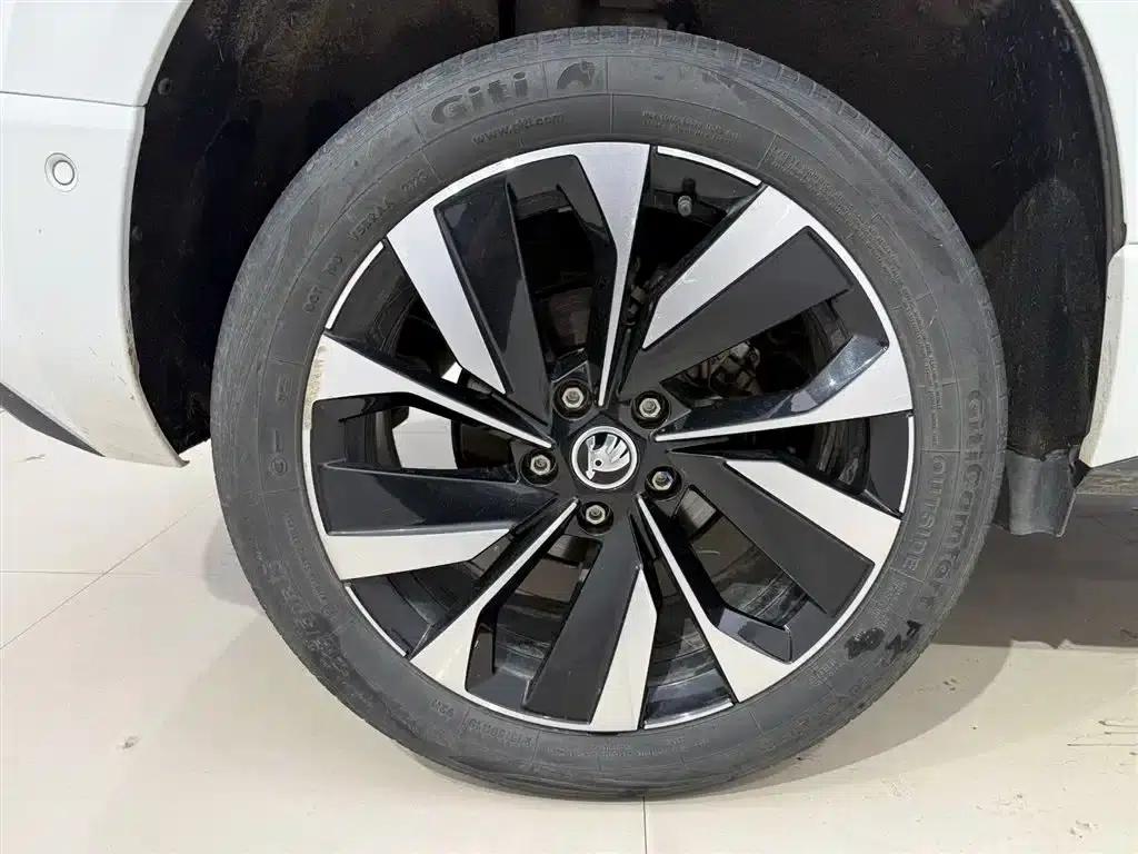 Karoq 2023 TSI280 Luxury Edition — миниатюра 13