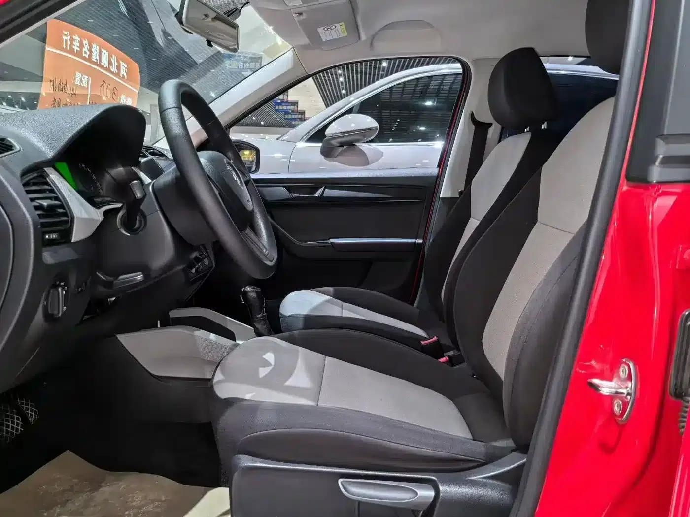 Fabia 2017 1.4L Automatic Enjoy Edition — миниатюра 4